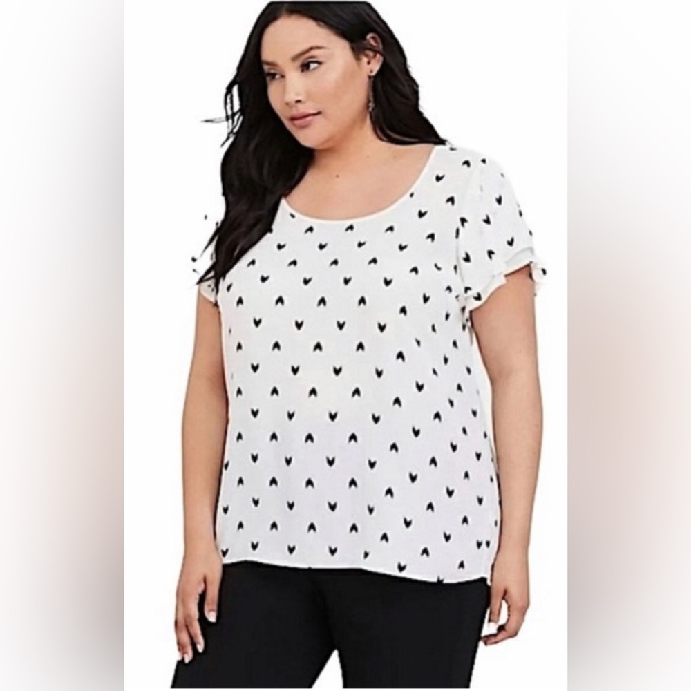Torrid White Top with Black Heart Pattern